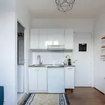 Bright Apartment Near Place De La Republique