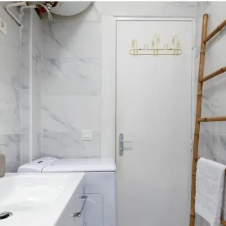Appartamento Bright Near Place De La Republique Parigi